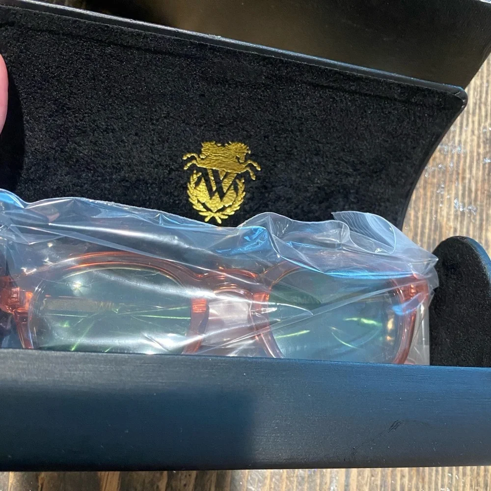 WILDFOX sunglasses! Pink, in case & collectible box!! Very sturdy and so FUN🤩